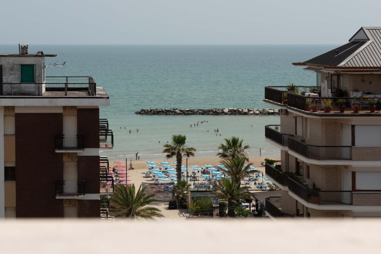 Hotel Gabbiano Porto San Giorgio Exterior foto